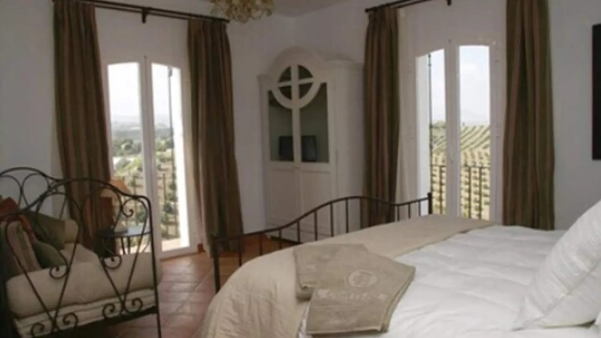 B Bou Hotel Cortijo Bravo Vélez-Málaga 4*,
